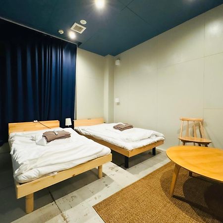 Hostel STAND BY ME Fukuoka  Buitenkant foto
