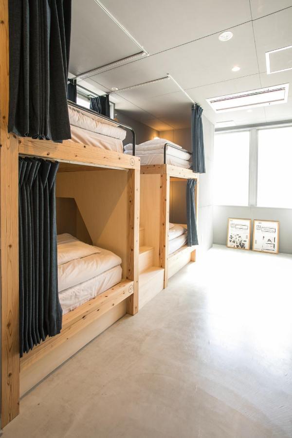 Hostel STAND BY ME Fukuoka  Buitenkant foto