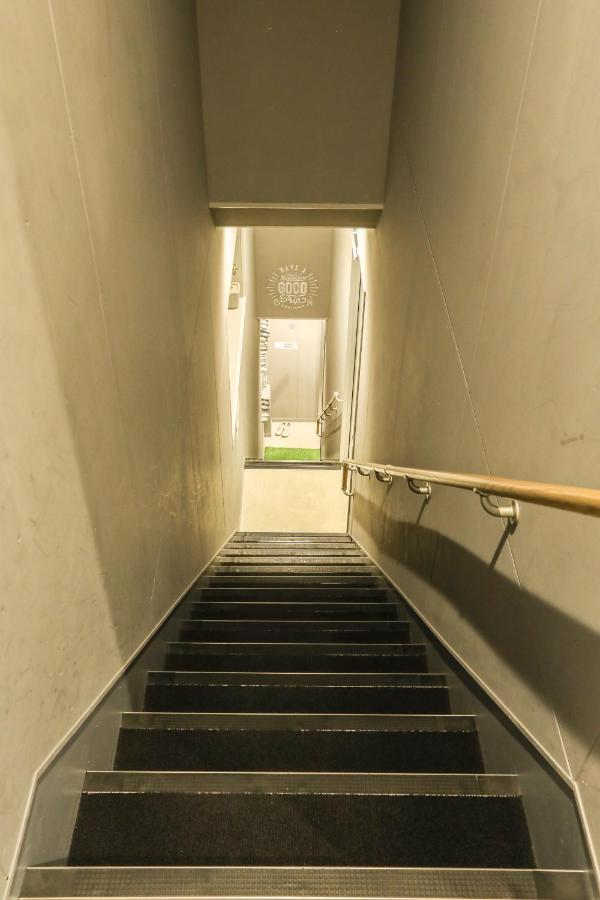 Hostel STAND BY ME Fukuoka  Buitenkant foto